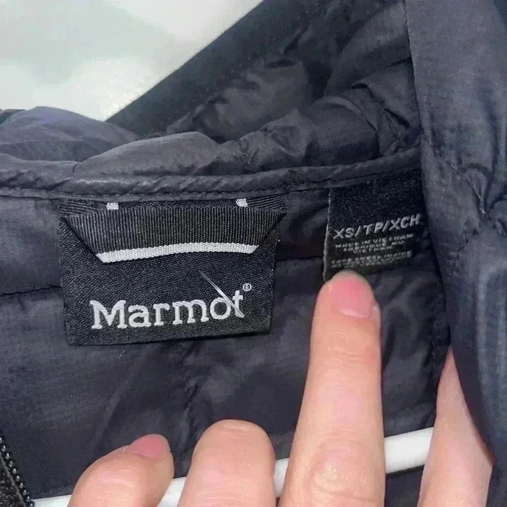 Marmot black women’s puffer jacket - Picture 3 of 5